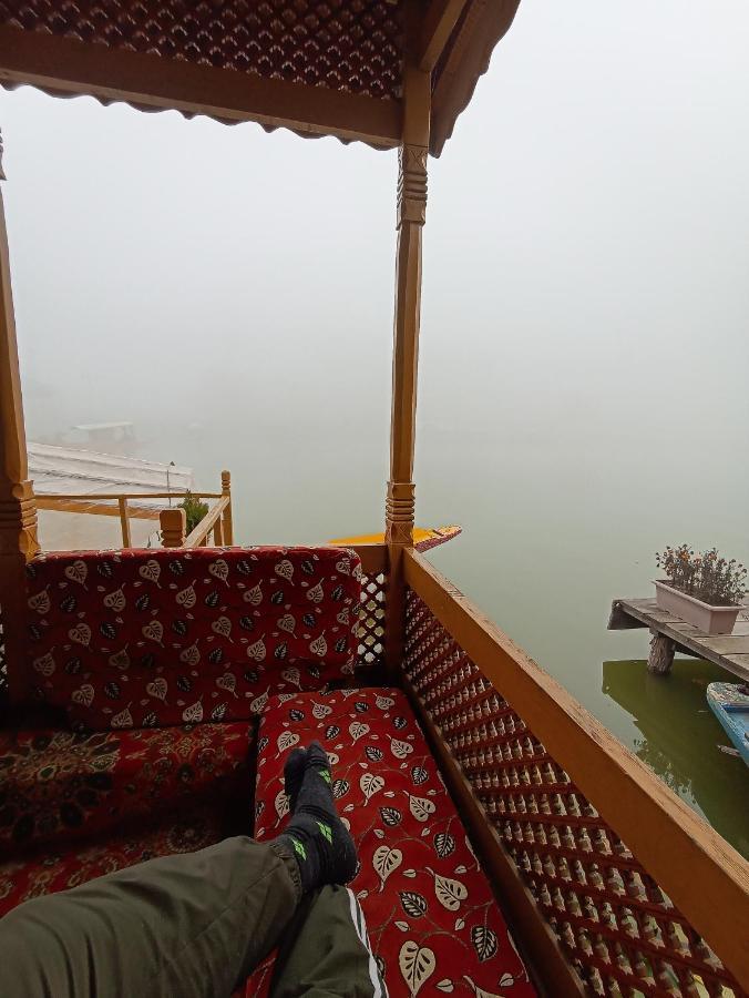 Hb Nancy Group Of Houseboats Hotell Srīnagar Eksteriør bilde