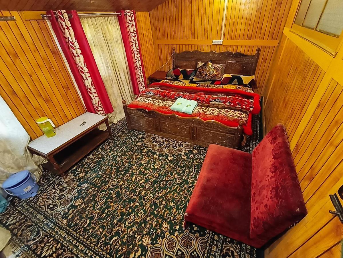Hb Nancy Group Of Houseboats Hotell Srīnagar Eksteriør bilde